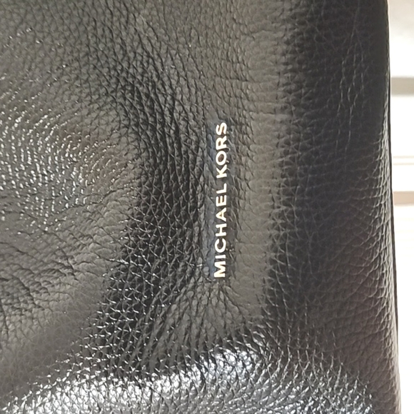 Michael Kors Purse - Picture 5 of 8